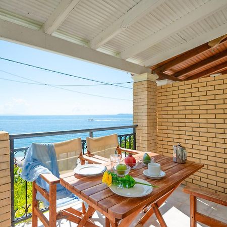 Kaminaki Beachfront Apartments Nisaki  Екстериор снимка