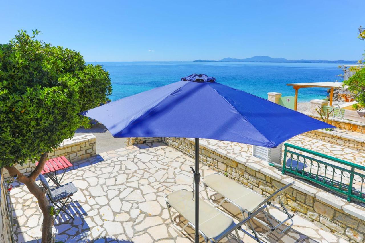 Kaminaki Beachfront Apartments Nisaki  Екстериор снимка