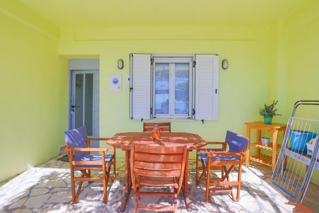 Kaminaki Beachfront Apartments Nisaki  Екстериор снимка