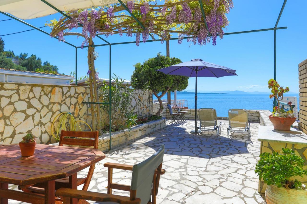 Kaminaki Beachfront Apartments Nisaki  Екстериор снимка