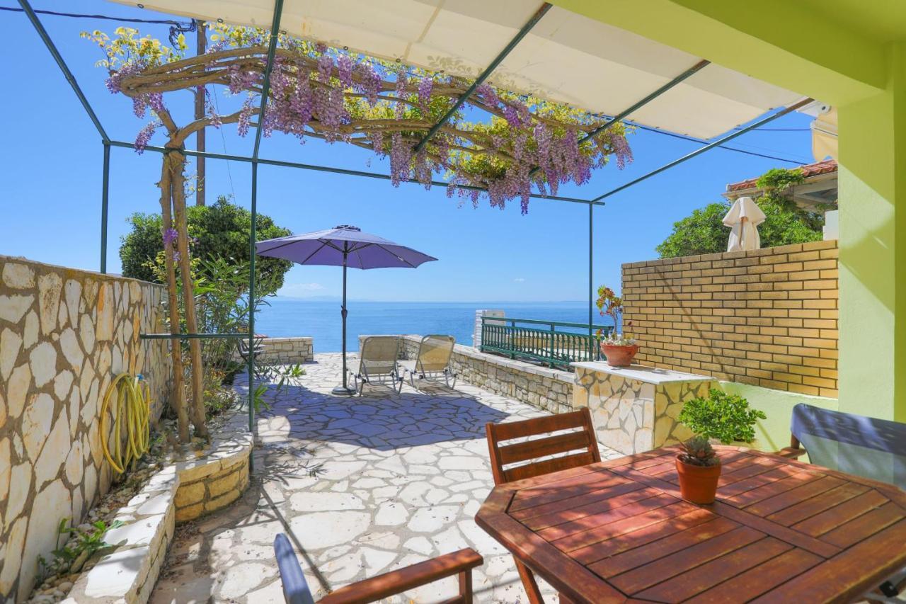 Kaminaki Beachfront Apartments Nisaki  Екстериор снимка