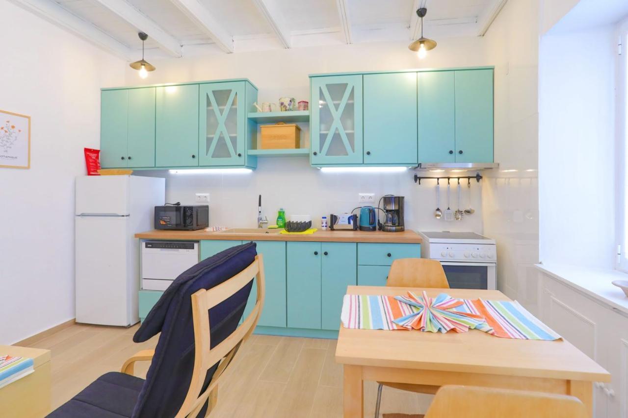 Kaminaki Beachfront Apartments Nisaki  Екстериор снимка