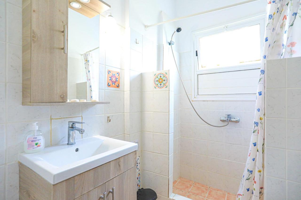 Kaminaki Beachfront Apartments Nisaki  Екстериор снимка