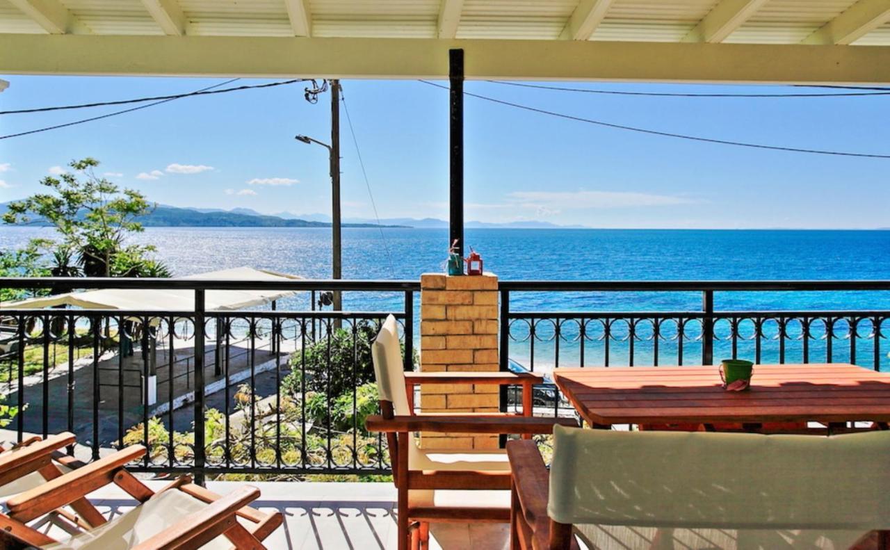 Kaminaki Beachfront Apartments Nisaki  Екстериор снимка