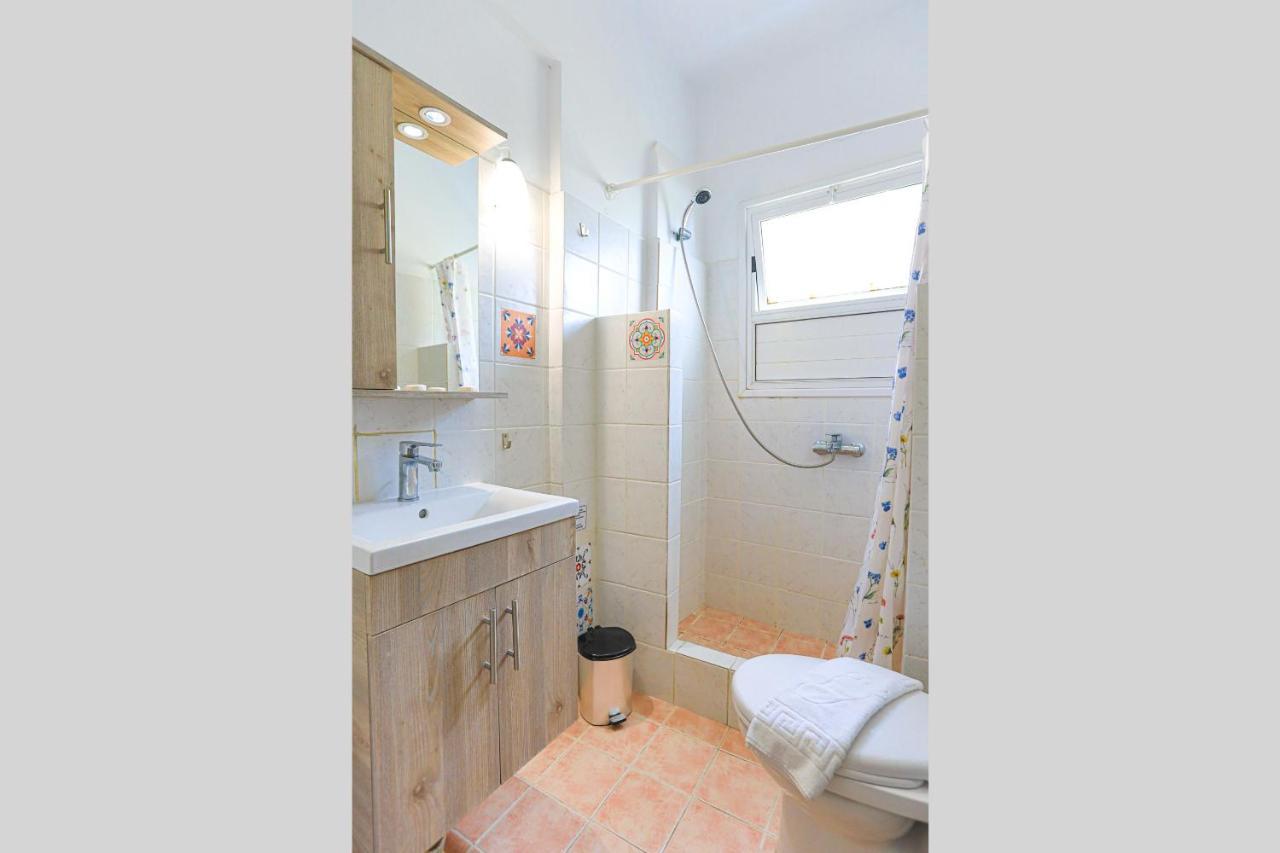 Kaminaki Beachfront Apartments Nisaki  Екстериор снимка
