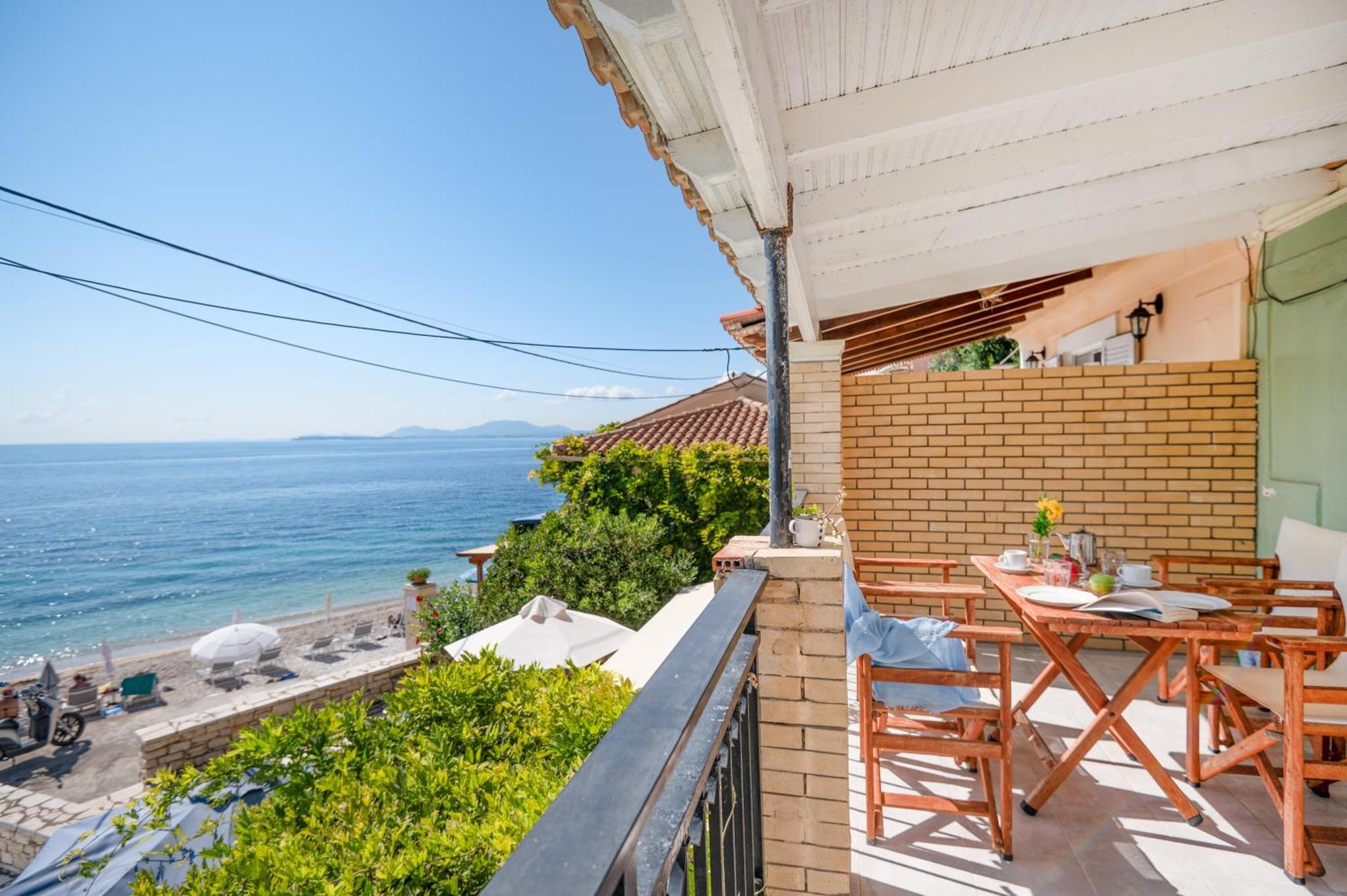 Kaminaki Beachfront Apartments Nisaki  Екстериор снимка